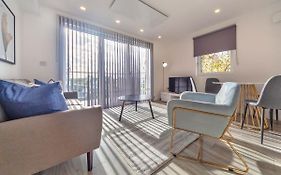 Modern 2 Bedroom Apartment In Ashford